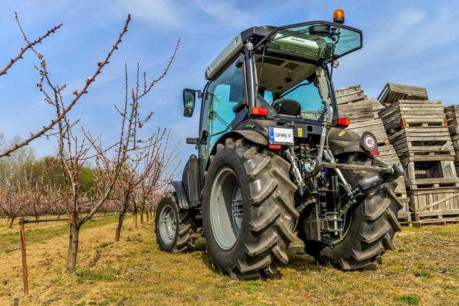 Új Lamborghini Spire F 105 kertészeti traktor.
