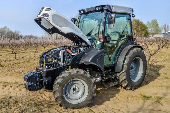 Új Lamborghini Spire F 105 kertészeti traktor.