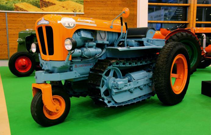 Lánctalpas Lamborghinik.